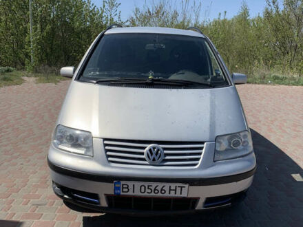 Фольксваген Шаран 2002 в Решетиловке на Automoto.ua Серый Фольксваген Шаран, объемом двигателя 1.8 л и пробегом 351 тыс. км за 4500 $, фото 1 на Automoto.ua