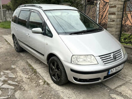 Фольксваген Шаран 2003 в Мукачеве на Automoto.ua Серый Фольксваген Шаран, объемом двигателя 1.9 л и пробегом 420 тыс. км за 4900 $, фото 1 на Automoto.ua