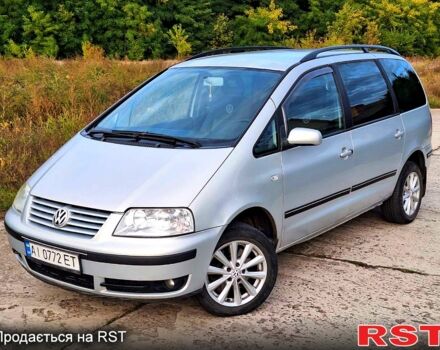 Серый Фольксваген Шаран, объемом двигателя 1.8 л и пробегом 380 тыс. км за 4300 $, фото 1 на Automoto.ua