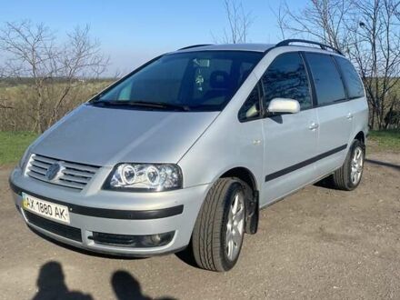 Фольксваген Шаран 2003 в Чугуеве на Automoto.ua Серый Фольксваген Шаран, объемом двигателя 1.8 л и пробегом 200 тыс. км за 6900 $, фото 1 на Automoto.ua