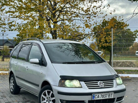 Фольксваген Шаран 2003 у Умани на Automoto.ua Сірий Фольксваген Шаран, об'ємом двигуна 1.8 л та пробігом 365 тис. км за 4499 $, фото 1 на Automoto.ua