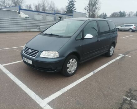 Серый Фольксваген Шаран, объемом двигателя 1.9 л и пробегом 340 тыс. км за 4500 $, фото 1 на Automoto.ua