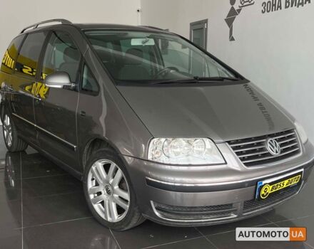 Серый Фольксваген Шаран, объемом двигателя 2 л и пробегом 305 тыс. км за 6900 $, фото 1 на Automoto.ua