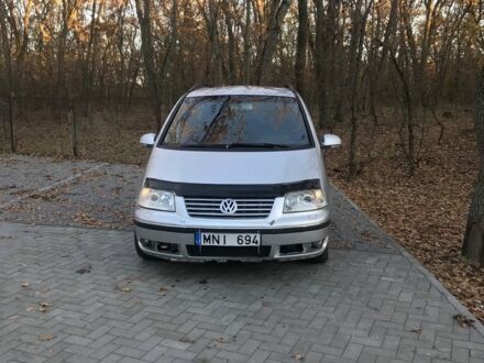 Сірий Фольксваген Шаран, об'ємом двигуна 1.9 л та пробігом 240 тис. км за 2950 $, фото 1 на Automoto.ua