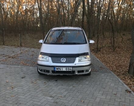 Серый Фольксваген Шаран, объемом двигателя 1.9 л и пробегом 240 тыс. км за 2950 $, фото 1 на Automoto.ua