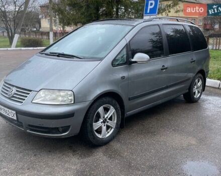 Серый Фольксваген Шаран, объемом двигателя 1.9 л и пробегом 350 тыс. км за 4990 $, фото 1 на Automoto.ua