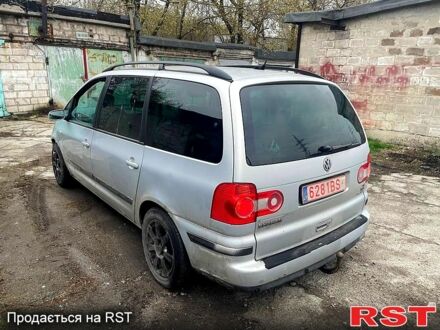 Фольксваген Шаран 2006 в Днепре (Днепропетровске) на Automoto.ua Серый Фольксваген Шаран, объемом двигателя 19 л и пробегом 170 тыс. км за 1300 $, фото 1 на Automoto.ua