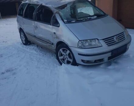 Серый Фольксваген Шаран, объемом двигателя 1.98 л и пробегом 303 тыс. км за 1900 $, фото 1 на Automoto.ua