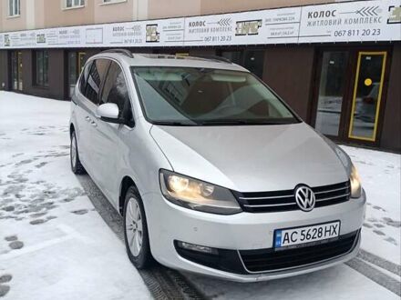 Серый Фольксваген Шаран, объемом двигателя 1.97 л и пробегом 330 тыс. км за 9900 $, фото 1 на Automoto.ua