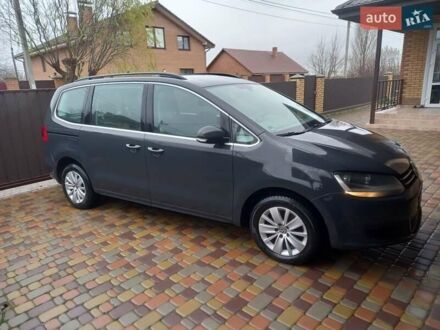 Серый Фольксваген Шаран, объемом двигателя 2 л и пробегом 325 тыс. км за 10700 $, фото 1 на Automoto.ua