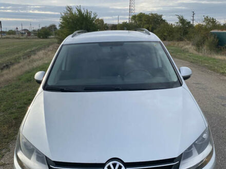 Серый Фольксваген Шаран, объемом двигателя 2 л и пробегом 291 тыс. км за 10400 $, фото 1 на Automoto.ua