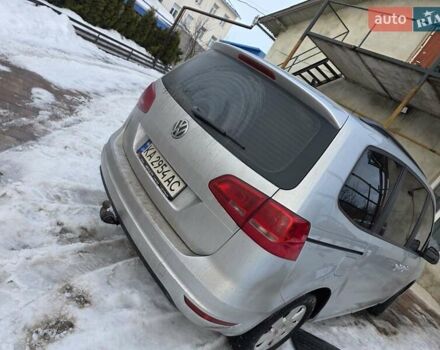 Серый Фольксваген Шаран, объемом двигателя 2 л и пробегом 185 тыс. км за 12500 $, фото 1 на Automoto.ua