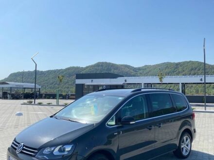 Фольксваген Шаран 2012 в Ужгороде на Automoto.ua Серый Фольксваген Шаран, объемом двигателя 2 л и пробегом 319 тыс. км за 11000 $, фото 1 на Automoto.ua