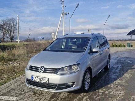 Серый Фольксваген Шаран, объемом двигателя 2 л и пробегом 291 тыс. км за 12500 $, фото 1 на Automoto.ua