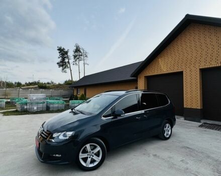 Серый Фольксваген Шаран, объемом двигателя 2 л и пробегом 268 тыс. км за 16500 $, фото 1 на Automoto.ua