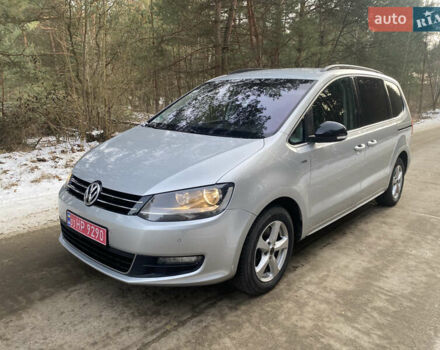 Серый Фольксваген Шаран, объемом двигателя 2 л и пробегом 257 тыс. км за 12500 $, фото 1 на Automoto.ua