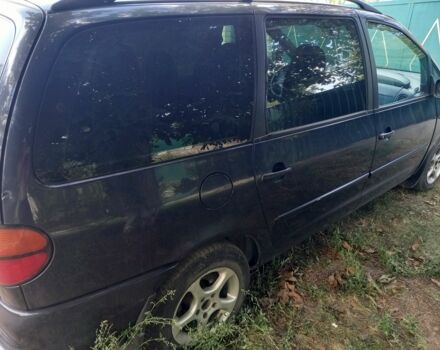 Синий Фольксваген Шаран, объемом двигателя 1.9 л и пробегом 560 тыс. км за 3000 $, фото 1 на Automoto.ua