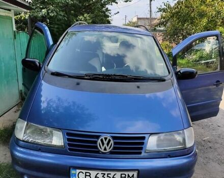 Синий Фольксваген Шаран, объемом двигателя 2.8 л и пробегом 220 тыс. км за 2700 $, фото 1 на Automoto.ua