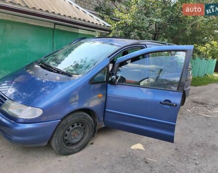 Синий Фольксваген Шаран, объемом двигателя 2.8 л и пробегом 220 тыс. км за 2700 $, фото 5 на Automoto.ua