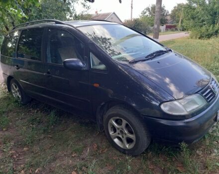 Синий Фольксваген Шаран, объемом двигателя 1.9 л и пробегом 560 тыс. км за 3000 $, фото 2 на Automoto.ua