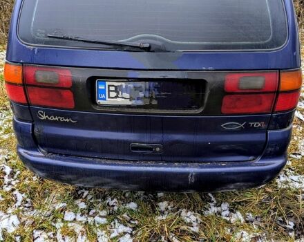 Синий Фольксваген Шаран, объемом двигателя 1.9 л и пробегом 322 тыс. км за 2700 $, фото 1 на Automoto.ua