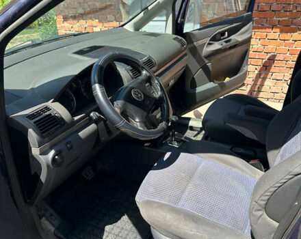 Синий Фольксваген Шаран, объемом двигателя 1.9 л и пробегом 338 тыс. км за 5100 $, фото 6 на Automoto.ua