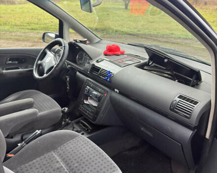 Синий Фольксваген Шаран, объемом двигателя 1.9 л и пробегом 298 тыс. км за 4200 $, фото 5 на Automoto.ua