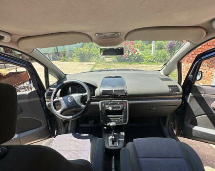 Синий Фольксваген Шаран, объемом двигателя 1.9 л и пробегом 338 тыс. км за 5100 $, фото 7 на Automoto.ua