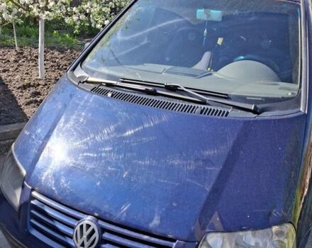 Синий Фольксваген Шаран, объемом двигателя 1.97 л и пробегом 281 тыс. км за 2600 $, фото 1 на Automoto.ua