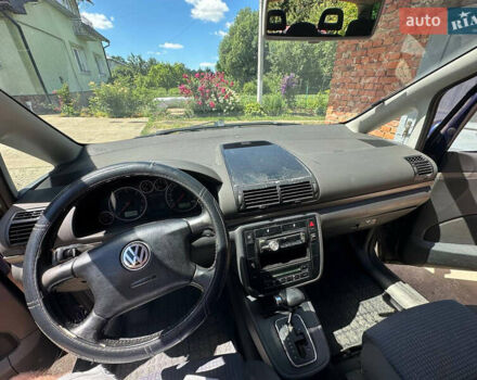 Синий Фольксваген Шаран, объемом двигателя 1.9 л и пробегом 338 тыс. км за 5100 $, фото 5 на Automoto.ua