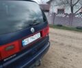 Синий Фольксваген Шаран, объемом двигателя 1.9 л и пробегом 300 тыс. км за 4850 $, фото 1 на Automoto.ua