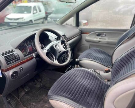 Синий Фольксваген Шаран, объемом двигателя 1.9 л и пробегом 280 тыс. км за 3000 $, фото 6 на Automoto.ua