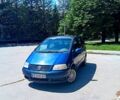 Синий Фольксваген Шаран, объемом двигателя 1.8 л и пробегом 400 тыс. км за 2700 $, фото 1 на Automoto.ua