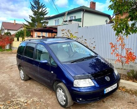 Синий Фольксваген Шаран, объемом двигателя 1.8 л и пробегом 311 тыс. км за 4500 $, фото 1 на Automoto.ua