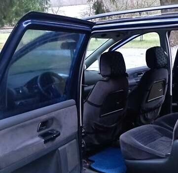 Синий Фольксваген Шаран, объемом двигателя 1.9 л и пробегом 377 тыс. км за 2800 $, фото 11 на Automoto.ua