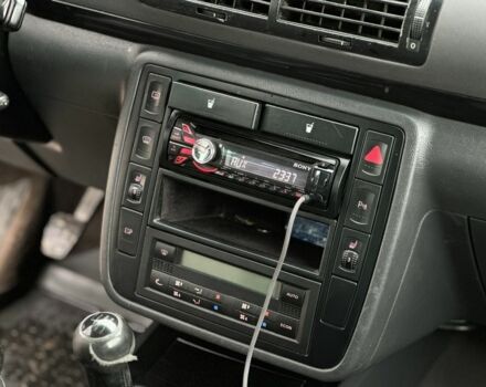 Синий Фольксваген Шаран, объемом двигателя 1.9 л и пробегом 320 тыс. км за 1699 $, фото 11 на Automoto.ua