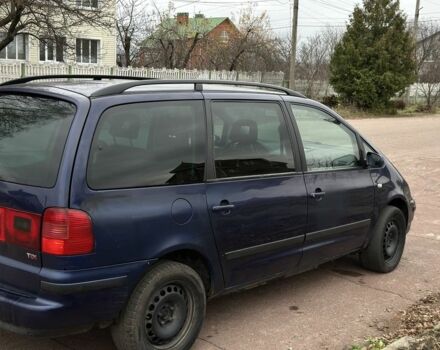 Синий Фольксваген Шаран, объемом двигателя 1.9 л и пробегом 320 тыс. км за 1699 $, фото 5 на Automoto.ua