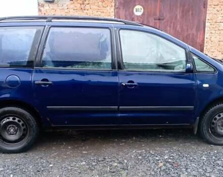 Синий Фольксваген Шаран, объемом двигателя 1.9 л и пробегом 377 тыс. км за 2800 $, фото 4 на Automoto.ua