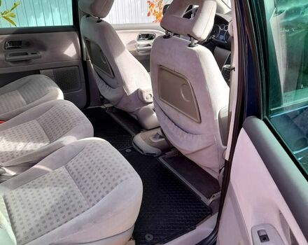 Синий Фольксваген Шаран, объемом двигателя 1.8 л и пробегом 311 тыс. км за 4500 $, фото 4 на Automoto.ua