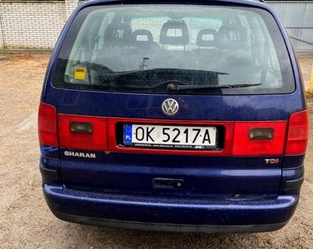 Синий Фольксваген Шаран, объемом двигателя 1.9 л и пробегом 500 тыс. км за 2200 $, фото 1 на Automoto.ua