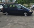 Синий Фольксваген Шаран, объемом двигателя 1.9 л и пробегом 320 тыс. км за 2100 $, фото 1 на Automoto.ua