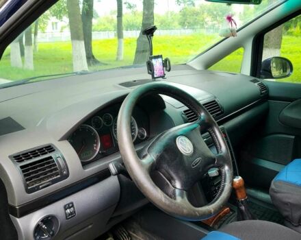 Синій Фольксваген Шаран, об'ємом двигуна 1.8 л та пробігом 275 тис. км за 4700 $, фото 7 на Automoto.ua