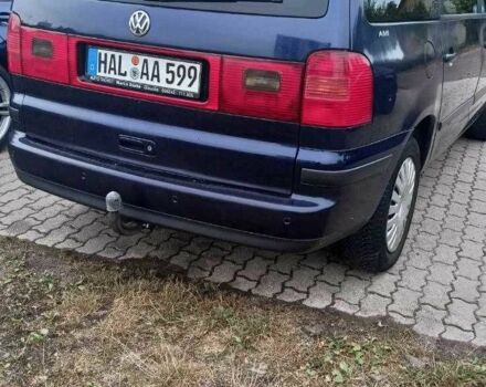 Синий Фольксваген Шаран, объемом двигателя 1.9 л и пробегом 245 тыс. км за 3000 $, фото 1 на Automoto.ua