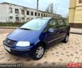 Синій Фольксваген Шаран, об'ємом двигуна 2 л та пробігом 294 тис. км за 5888 $, фото 1 на Automoto.ua