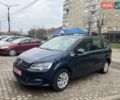 Синий Фольксваген Шаран, объемом двигателя 2 л и пробегом 300 тыс. км за 11589 $, фото 1 на Automoto.ua