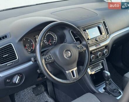 Синий Фольксваген Шаран, объемом двигателя 2 л и пробегом 270 тыс. км за 15900 $, фото 2 на Automoto.ua