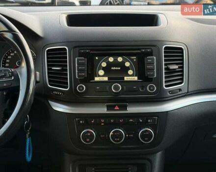 Синий Фольксваген Шаран, объемом двигателя 1.39 л и пробегом 137 тыс. км за 13900 $, фото 10 на Automoto.ua