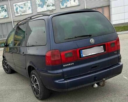 Синий Фольксваген Шаран, объемом двигателя 1.9 л и пробегом 290 тыс. км за 2600 $, фото 1 на Automoto.ua