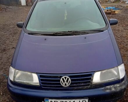 Синий Фольксваген Шаран, объемом двигателя 2 л и пробегом 300 тыс. км за 1000 $, фото 1 на Automoto.ua