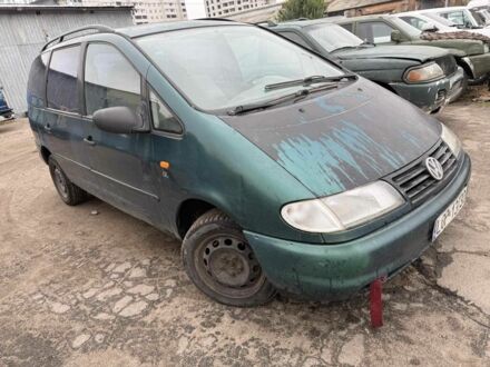 Синій Фольксваген Шаран, об'ємом двигуна 1.8 л та пробігом 290 тис. км за 900 $, фото 1 на Automoto.ua